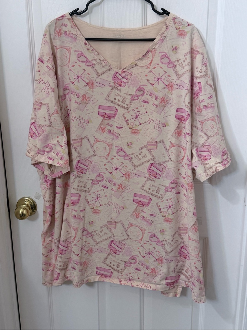 Catherines Cream V-Neck Short Sleeve Tee with Pink Print